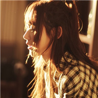 18张氛围感拉满的女生侧面意境头像