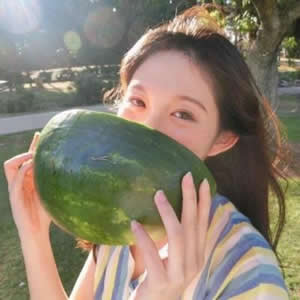 夏日清新女生头像合集 12张高清小清新风格头像