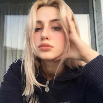 27张高清欧美霸气女生头像 个性感拉满的头像合集