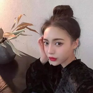 12张高清青春感拉满的时尚女生QQ头像