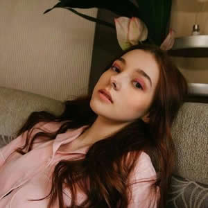 12张高清气质欧美范女生微信头像 好看又有格调