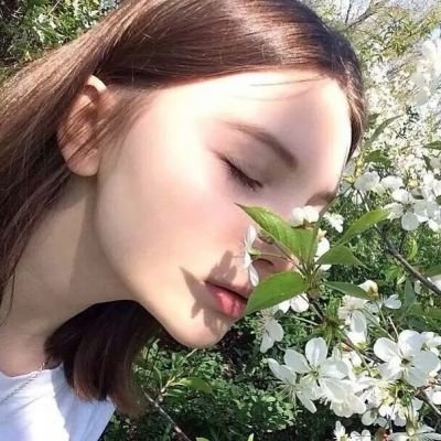 12张高清好看的森系欧美女生头像合集