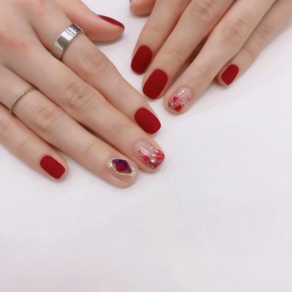 15张高清好看的美甲女生微信头像合集