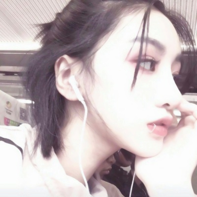 15张高清好看的超酷女生头像 清冷感拉满