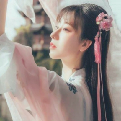 22张高清氛围感拉满的真人女生古风头像