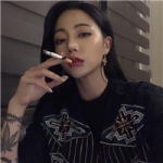 女生霸气抽烟个性头像合集 共20张