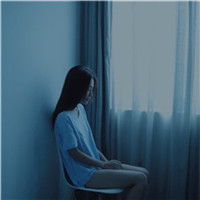 21张女生侧脸伤感头像 孤独氛围感拉满