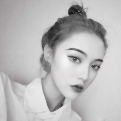25张高清高冷气质黑白女生头像合集