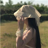 18张暖调复古女生意境头像 氛围感拉满的漂亮头像合集