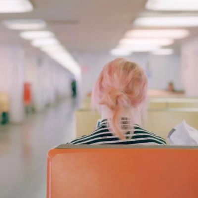 18张超绝真人女生背影头像 适合当QQ头像的氛围感美图