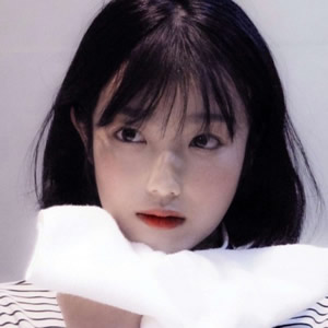 16张可爱小清新闺蜜女生头像 高清好看快存