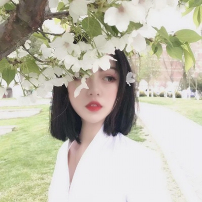 36张高清女生花草微信头像 气质感拉满的唯美图片