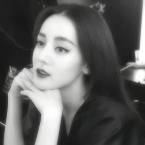 16张孤高冷傲款！黑白气质女生头像合集