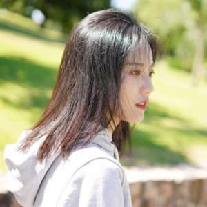16张高清清新感女生微信头像 颜值拉满超适配日常聊天