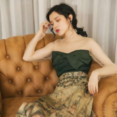 自带氛围感！11张高清港风气质女生头像合集