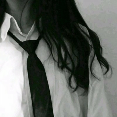 女生衬衫配裙子女头合集来啦 29张超耐看头像