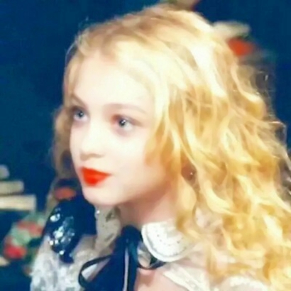 36张高清欧美女生意境头像 氛围感拉满的欧美女头