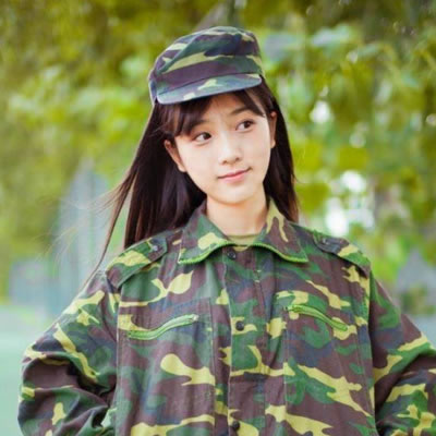 军训女生小清新头像合集 12张迷彩服清纯美女头像