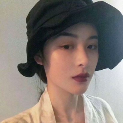 24张高清成熟韵味女生头像 沉稳气质感拉满