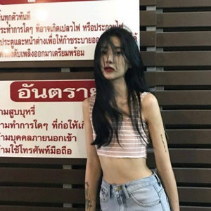 女生微信时尚头像合集 12张简约大气又带气场的女生头像