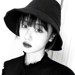 18张黑白高冷霸气女神范女生头像