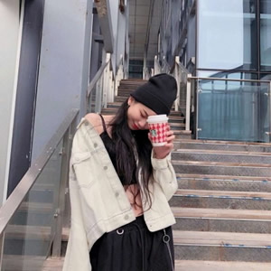 女生微信时尚头像合集 12张简约大气又带气场的女生头像