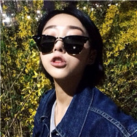 戴墨镜的成熟女生头像合集 共22张