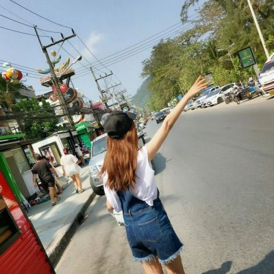 12张高清真人女生背影头像 全身好看的女头素材