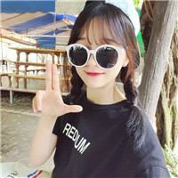 戴墨镜的酷感女生QQ头像 15张氛围感拉满的女生头像合集