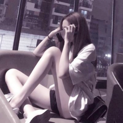 33张清新感网红女生头像 高清潮流美图合集