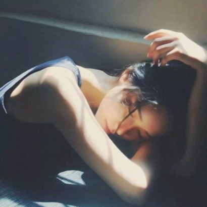 18张高清女生清新时尚QQ头像 好看又百搭