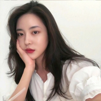 24张高清成熟韵味女生头像 沉稳气质感拉满