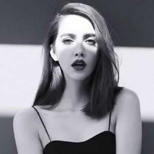 16张高清霸气真人黑白高冷女生头像合集