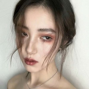 女生韩版潮流头像合集 14张高清好看的女生头像素材