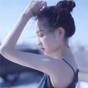 12张高清唯美伤感女生侧脸背影头像 适合做头像的氛围感图片