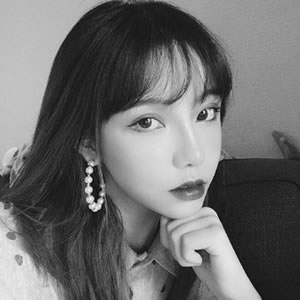 10张高清霸气高冷女生黑白头像 气质拉满超适配头像党