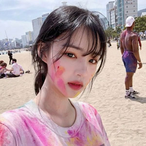 原宿风女头像高清合集！16张氛围感拉满的女生头像