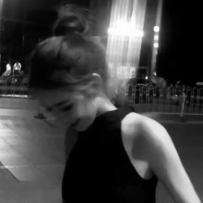 12张高清丧系黑白真人女生头像，氛围感拉满