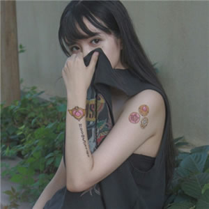 超酷又有个性！18张高清非主流女生QQ头像合集