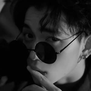 男生超拽冷酷霸气头像合集！14张高清微信头像直接用