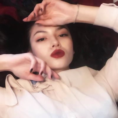 个性外国美女头像合集 24张不同风格的高颜值头像来了