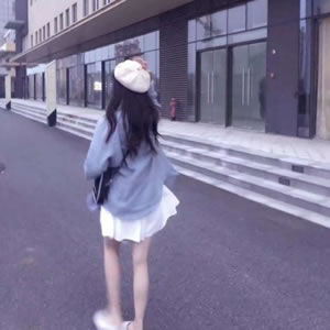 全网走红的女生背影微信头像 12张热门款合集