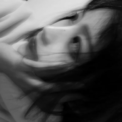 22张氛围感拉满！女生模糊感黑白QQ头像合集