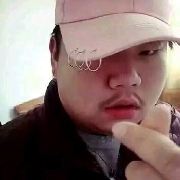 群聊斗图看这里！这套辣眼睛表情包超好用