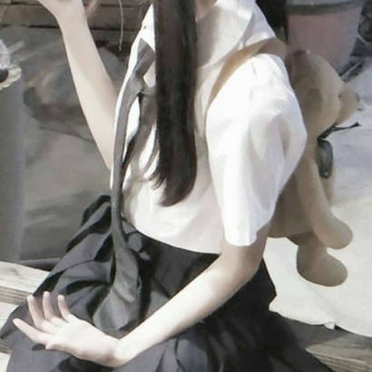 女生衬衫配裙子女头合集来啦 29张超耐看头像