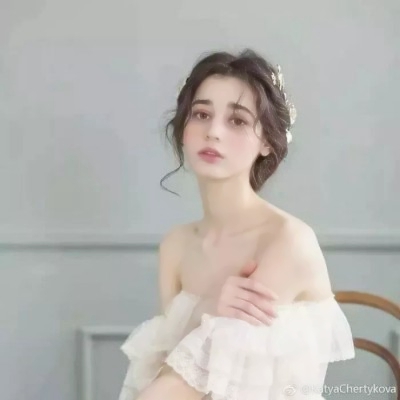 16张高清欧美风女生QQ头像 氛围感直接拉满