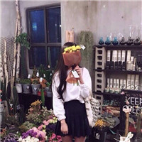 21张唯美拿花女生头像合集 鲜花女孩头像素材大全