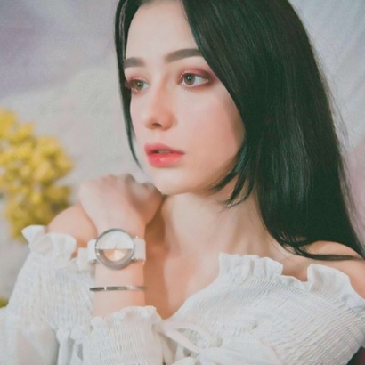 30张高清高冷欧美女生头像 自带气场的气质美女头像合集