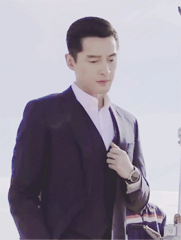 胡歌这组动图帅出圈了！粉丝直呼老公