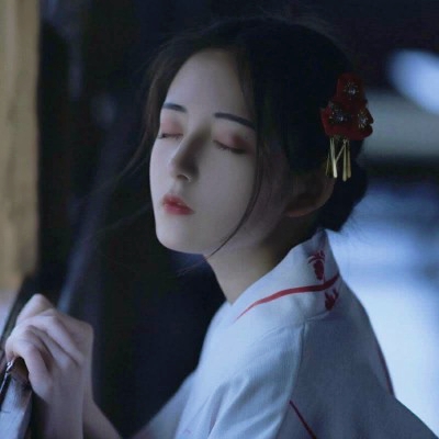 19张带感的女生伤感头像 带着回忆想哭的氛围感拉满